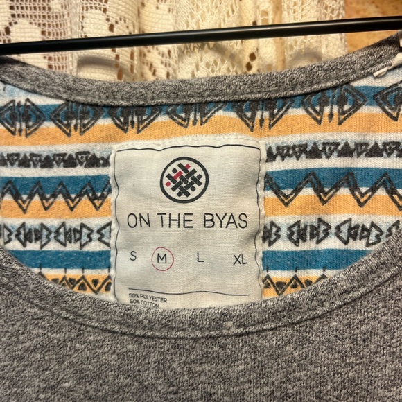 On the Byas Gray and Blue Tank Top (086) - Picture 5 of 9